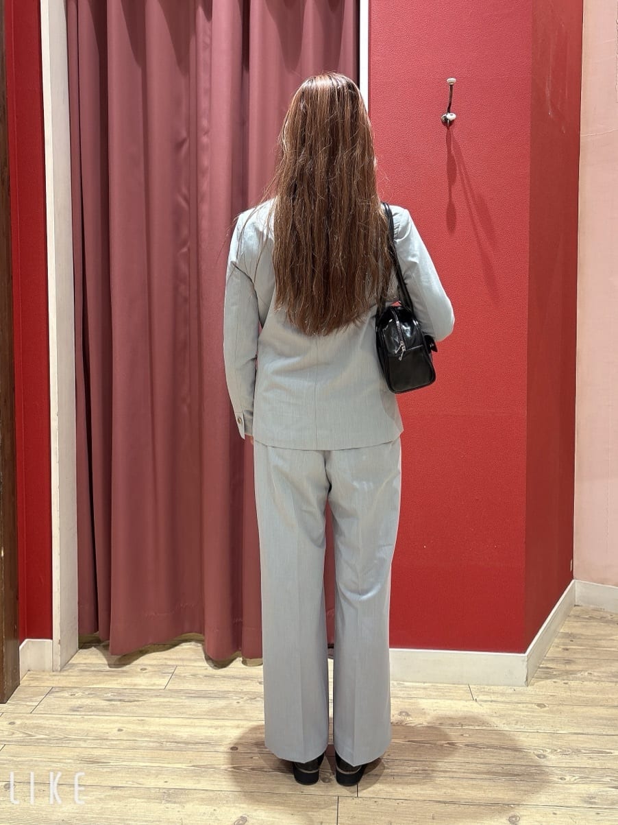 かっちゃんさんの「SHOO･LA･RUE｜【洗濯機可】上品で華やか スタンドフリルブラウス」を使ったコーディネート