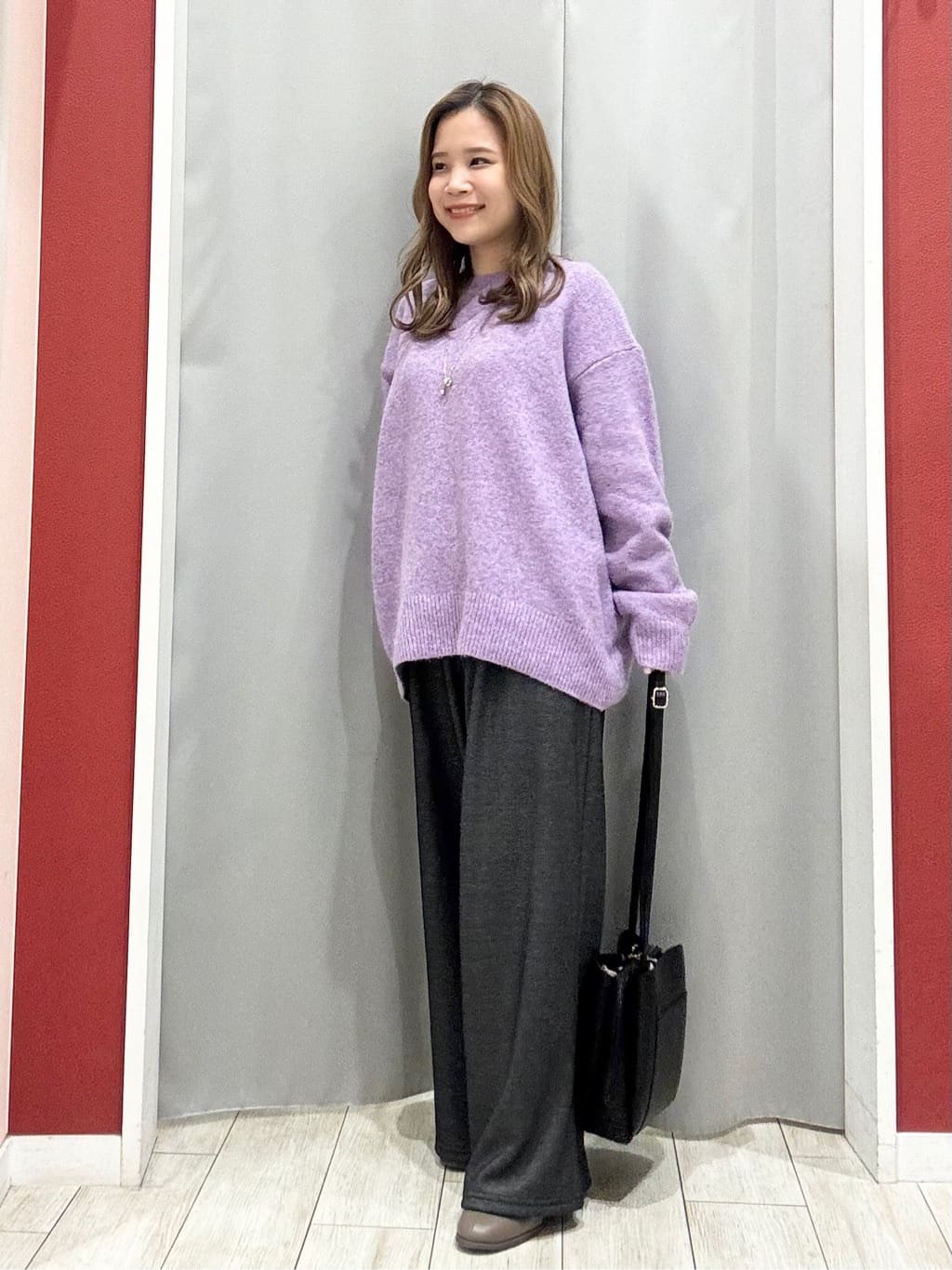 shioさんの「SHOO･LA･RUE｜【高レビュー】デニム見え 裏起毛ワイドパンツ」を使ったコーディネート