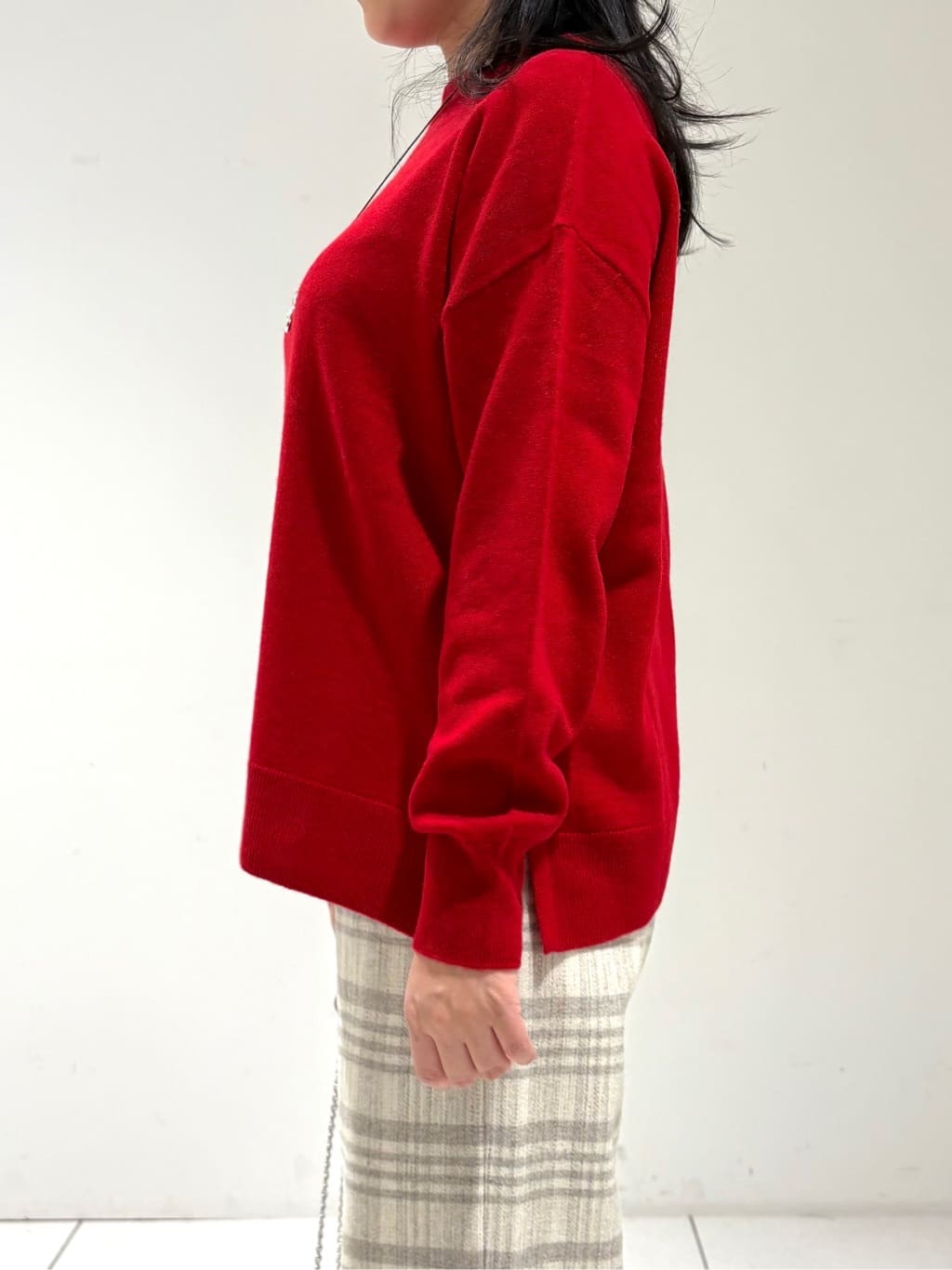 momokoさんの「INDIVI｜【洗える／カシミヤ混】ボトルネック ドルマンスリーブニット」を使ったコーディネート