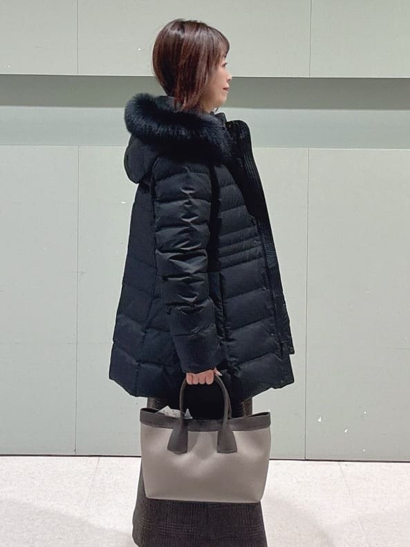 makiさんの「UNTITLED｜【はっ水機能/フード取り外し可】ミディダウンコート」を使ったコーディネート