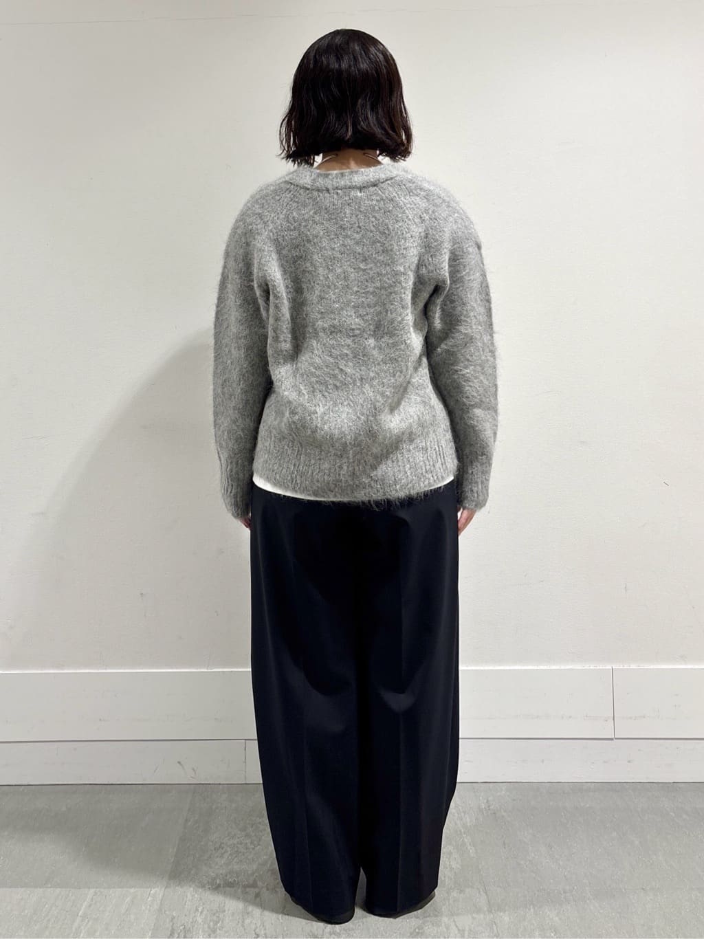 モエカさんの「UNTITLED｜【ゆったり】アルパカ混シャギー カーディガン」を使ったコーディネート