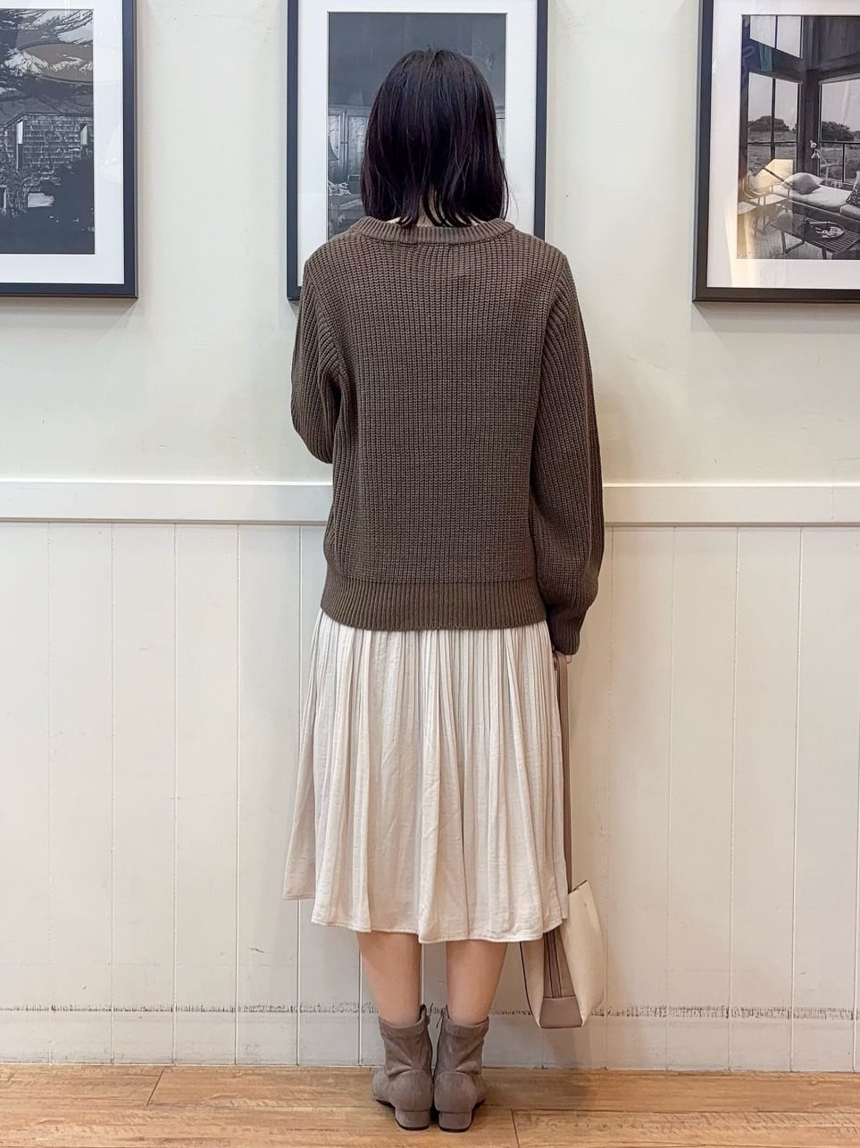 えぬさんの「SHOO･LA･RUE｜【洗濯機可/S-LL】フェイクパールで上品見え ケーブルニット」を使ったコーディネート