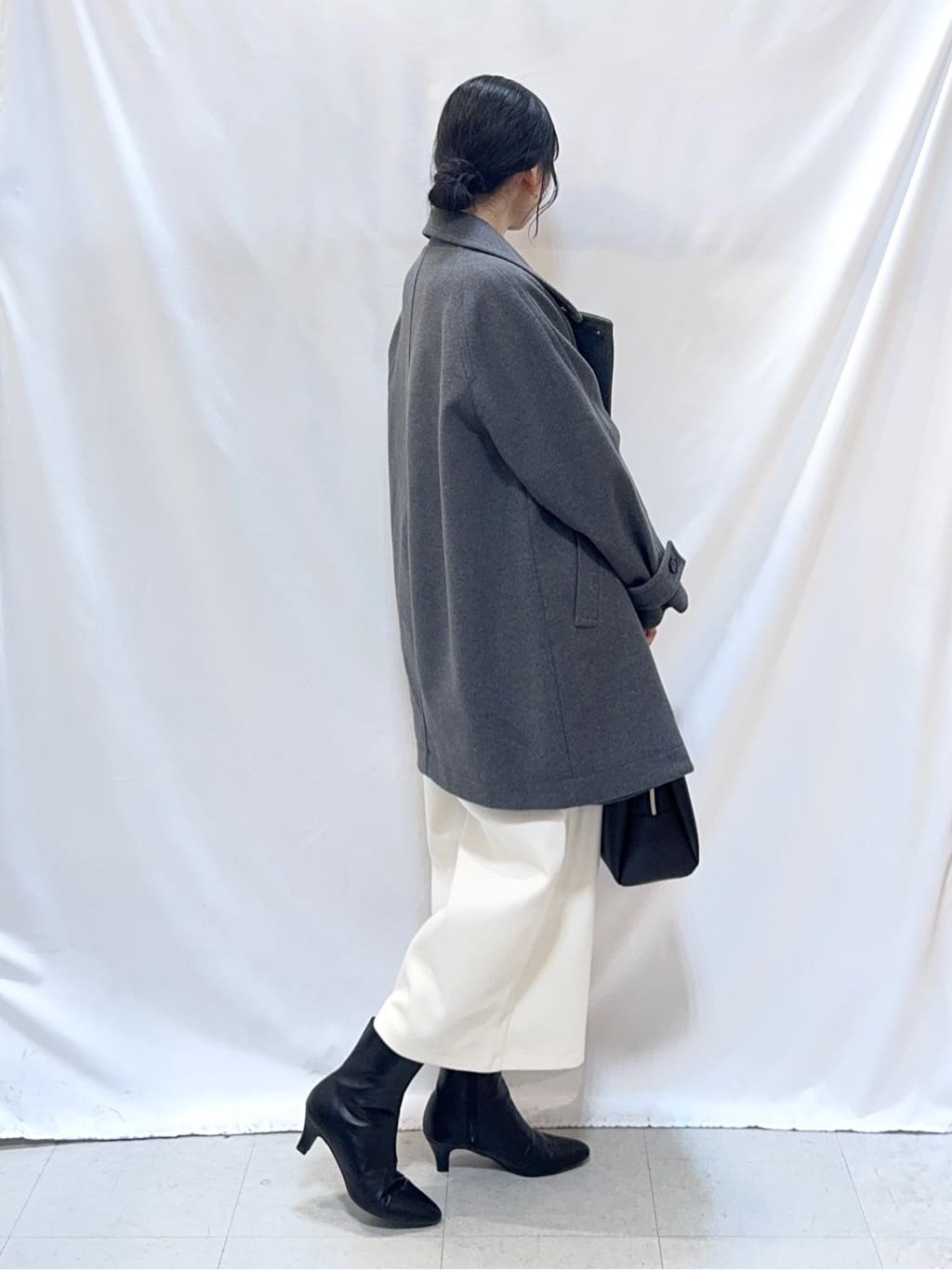 𝐇𝐢𝐫𝐨𝐦𝐢さんの「SHOO･LA･RUE｜【洗濯機可/セットアップ可】さりげないラメ使いで差をつける クルーネックニット」を使ったコーディネート