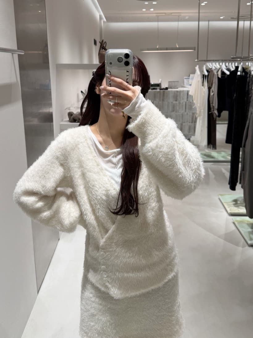 kanamiさんの「CODE A｜feather mini skirt」を使ったコーディネート