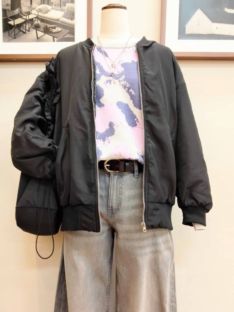 うっちーさんの「SHOO･LA･RUE｜【洗濯機可/S-LL】1枚で華やかに ラメ入りニュアンス柄ニット」を使ったコーディネート