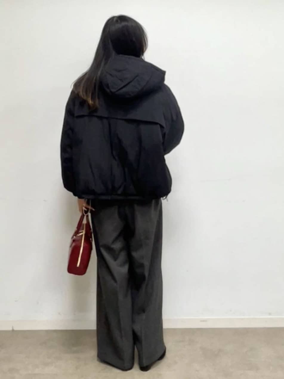 cotaniさんの「SHOO･LA･RUE｜【撥水/あったか】たっぷり着られる 中綿モンスターショートコート」を使ったコーディネート