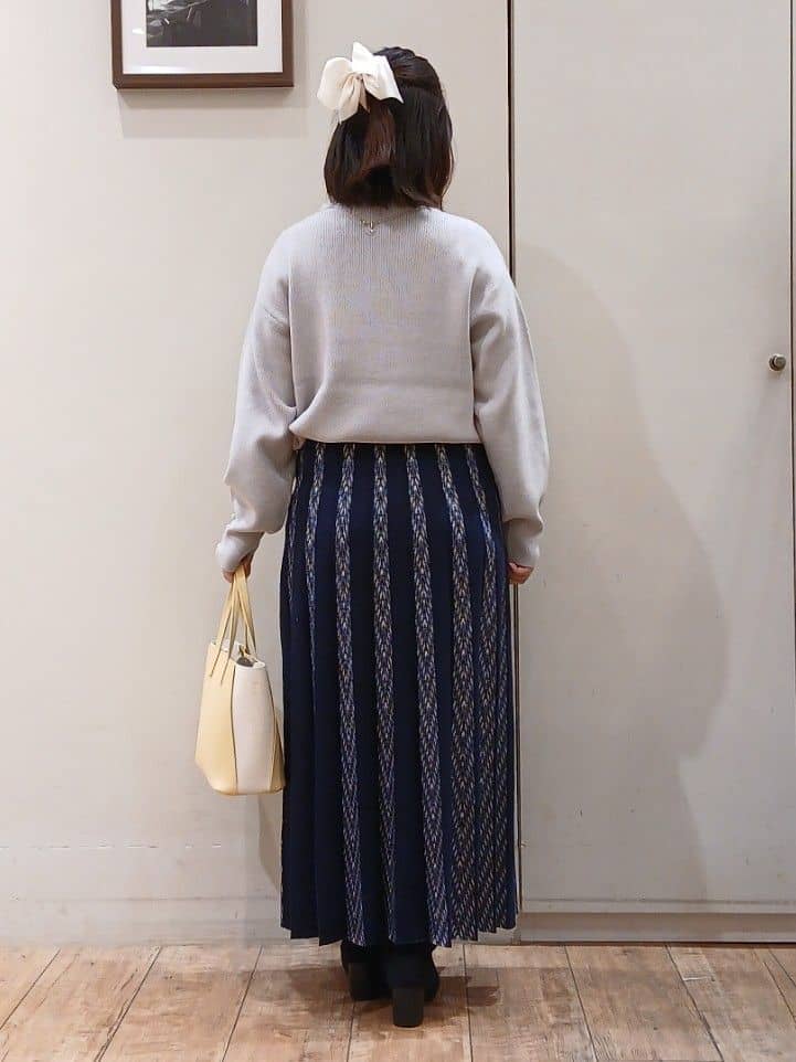 Riranさんの「SHOO･LA･RUE｜【洗濯機可/セットアップ可／S-LL】新色追加 女性らしさ際立つ もちもちニットスカート」を使ったコーディネート