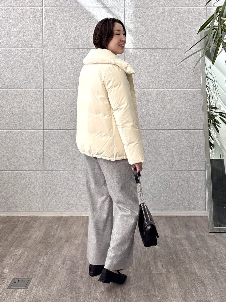 yuriさんの「INDIVI｜【褒められパンツ／ウール混】ウォームウール ワイドパンツ」を使ったコーディネート