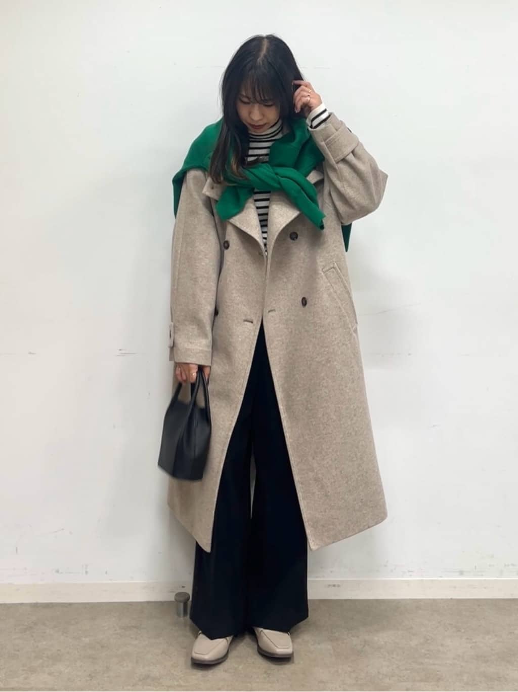 cotaniさんの「SHOO･LA･RUE｜【洗える/毛玉レス】表面がきれいなVネックカーディガン」を使ったコーディネート