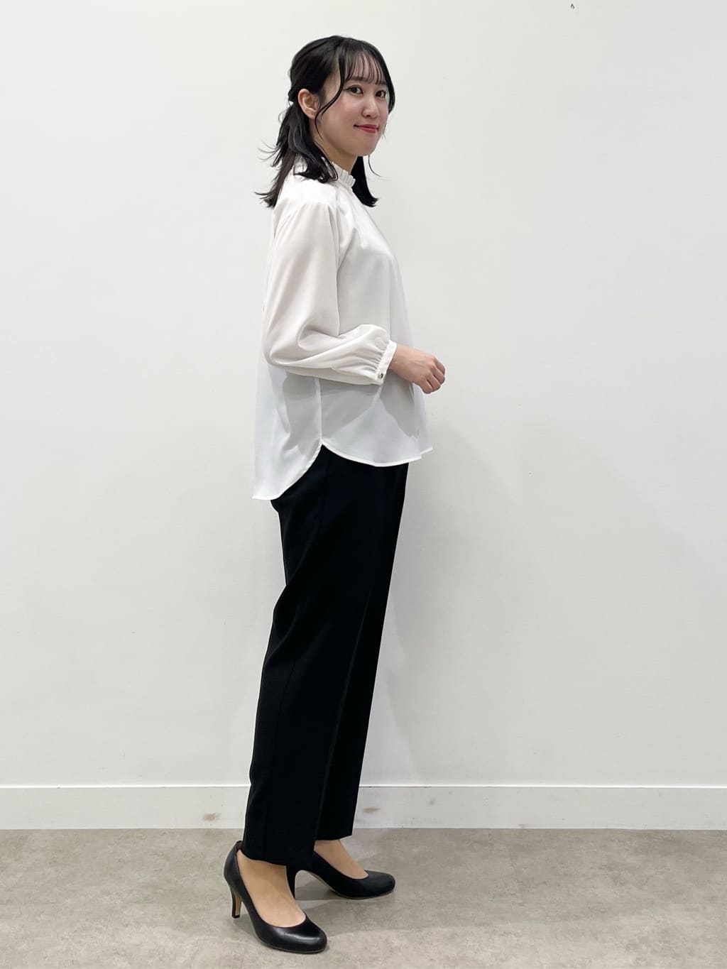 yukariさんの「Dessin｜【入卒/セレモニー】パール調ボタンベスト」を使ったコーディネート