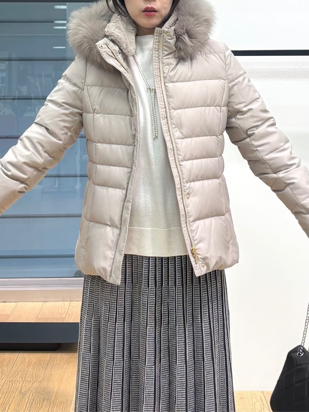 asamiさんの「INDIVI｜【洗える／カシミヤ混】ボトルネック ドルマンスリーブニット」を使ったコーディネート