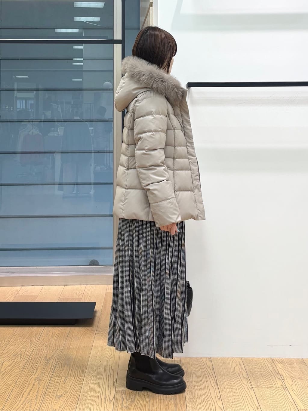 asamiさんの「INDIVI｜【洗える／カシミヤ混】ボトルネック ドルマンスリーブニット」を使ったコーディネート