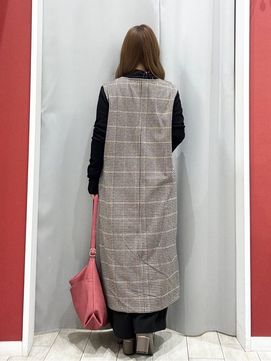 shioさんの「SHOO･LA･RUE｜【撥水/洗える】ショートフーディーダウン」を使ったコーディネート