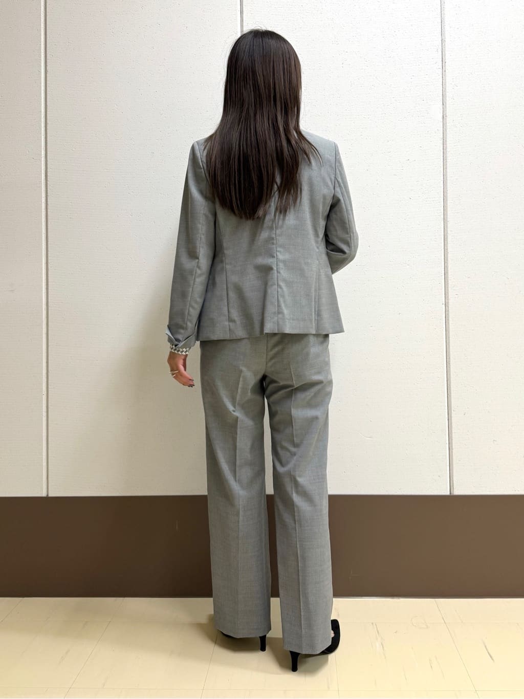 mamiさんの「INDIVI｜【通勤／オフィス】タックジョーゼットブラウス」を使ったコーディネート