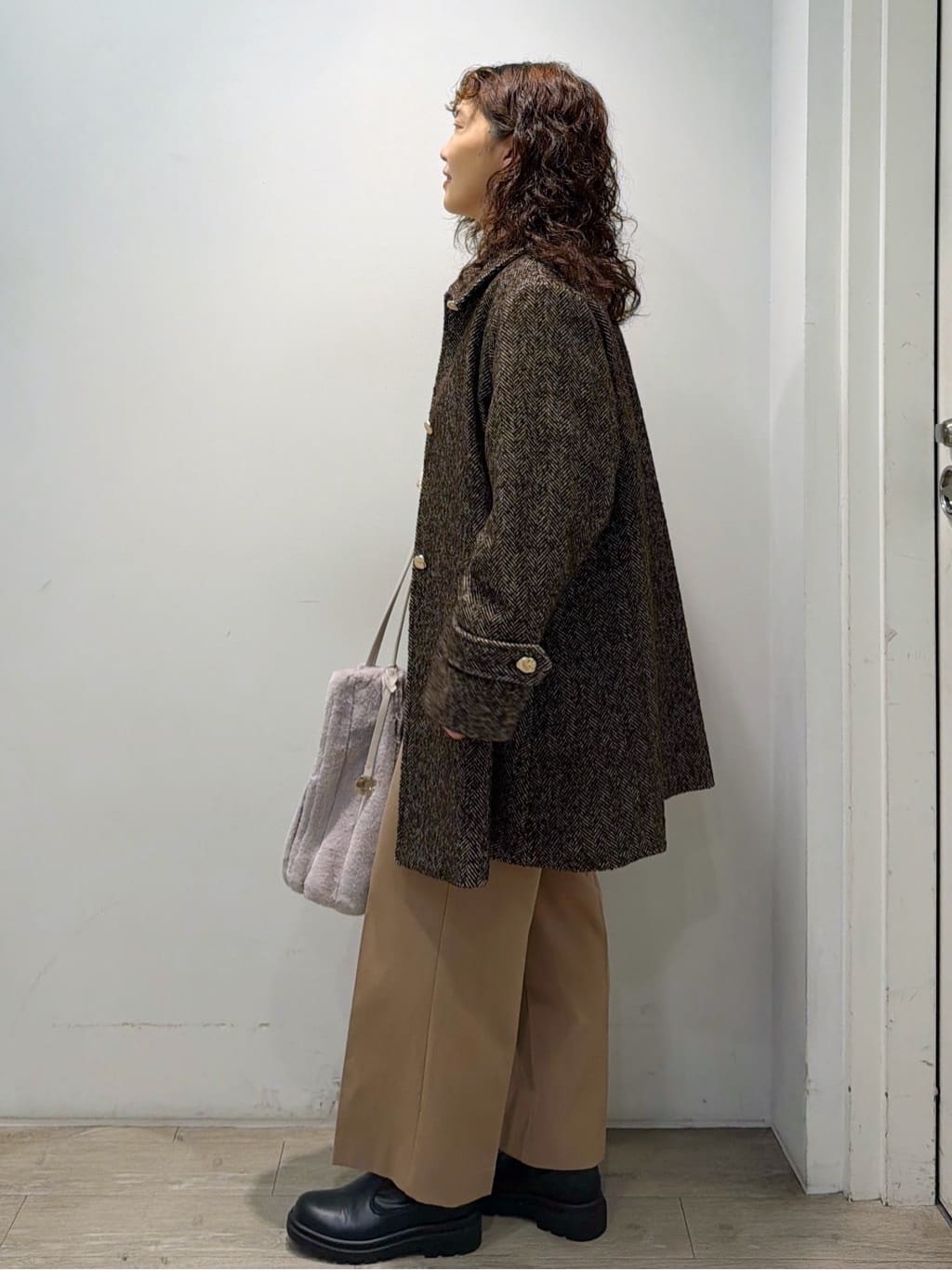 sumicaさんの「OPAQUE.CLIP｜ヘリンボーンステンカラーコート」を使ったコーディネート
