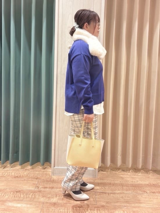 タガさんの「SHOO･LA･RUE｜【洗濯機可/S-LL】すっきり上品に ベーシックテーパードパンツ」を使ったコーディネート