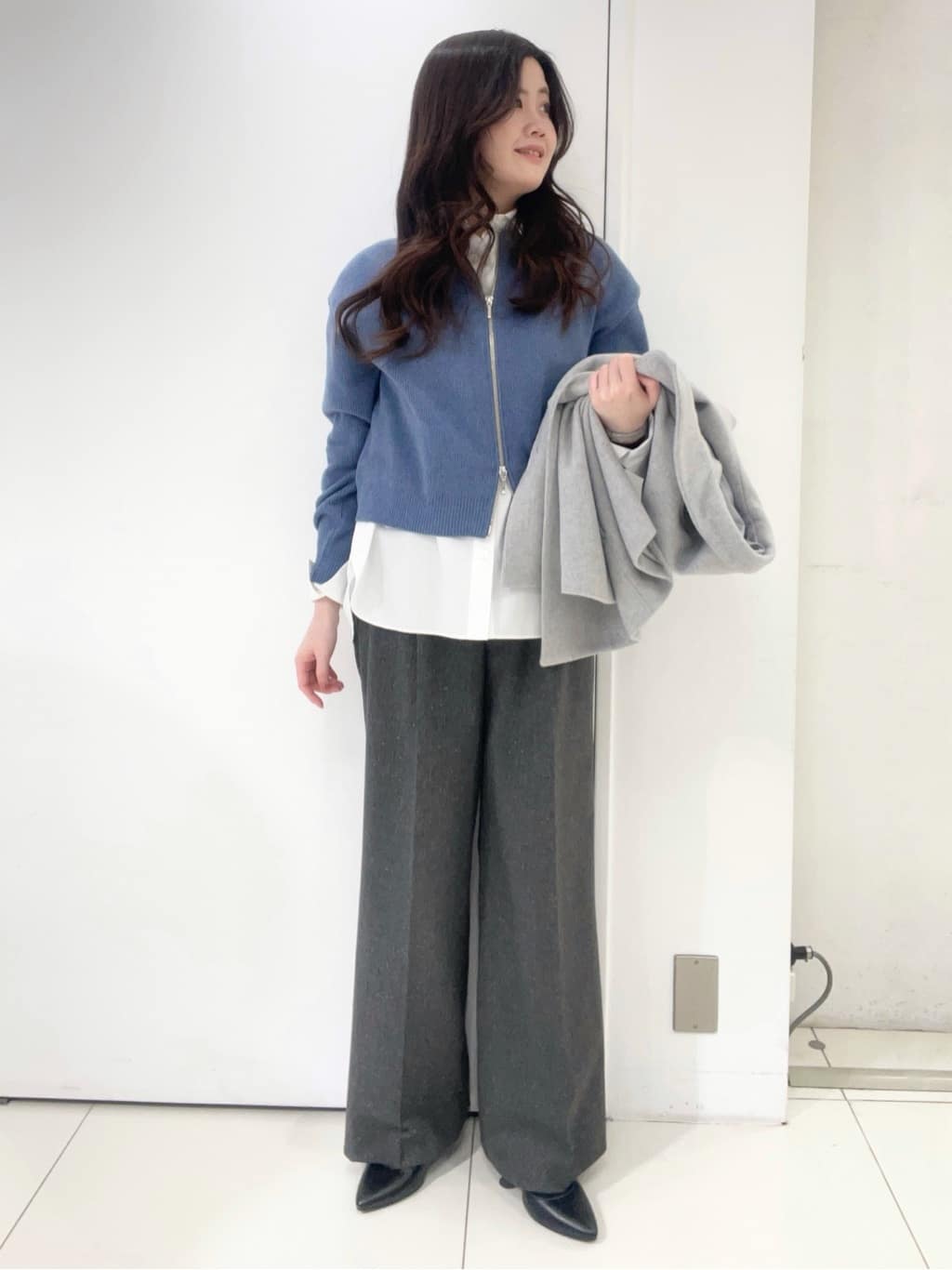 moeさんの「UNTITLED｜【着回しが効く／オンオフアウター】ウールショートコート」を使ったコーディネート