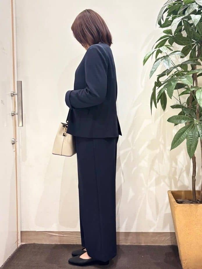 TOWAさんの「SHOO･LA･RUE｜【洗濯機可/セットアップ可/S-3L】きちんと楽に。カットジョーゼットノーカラージャケット」を使ったコーディネート