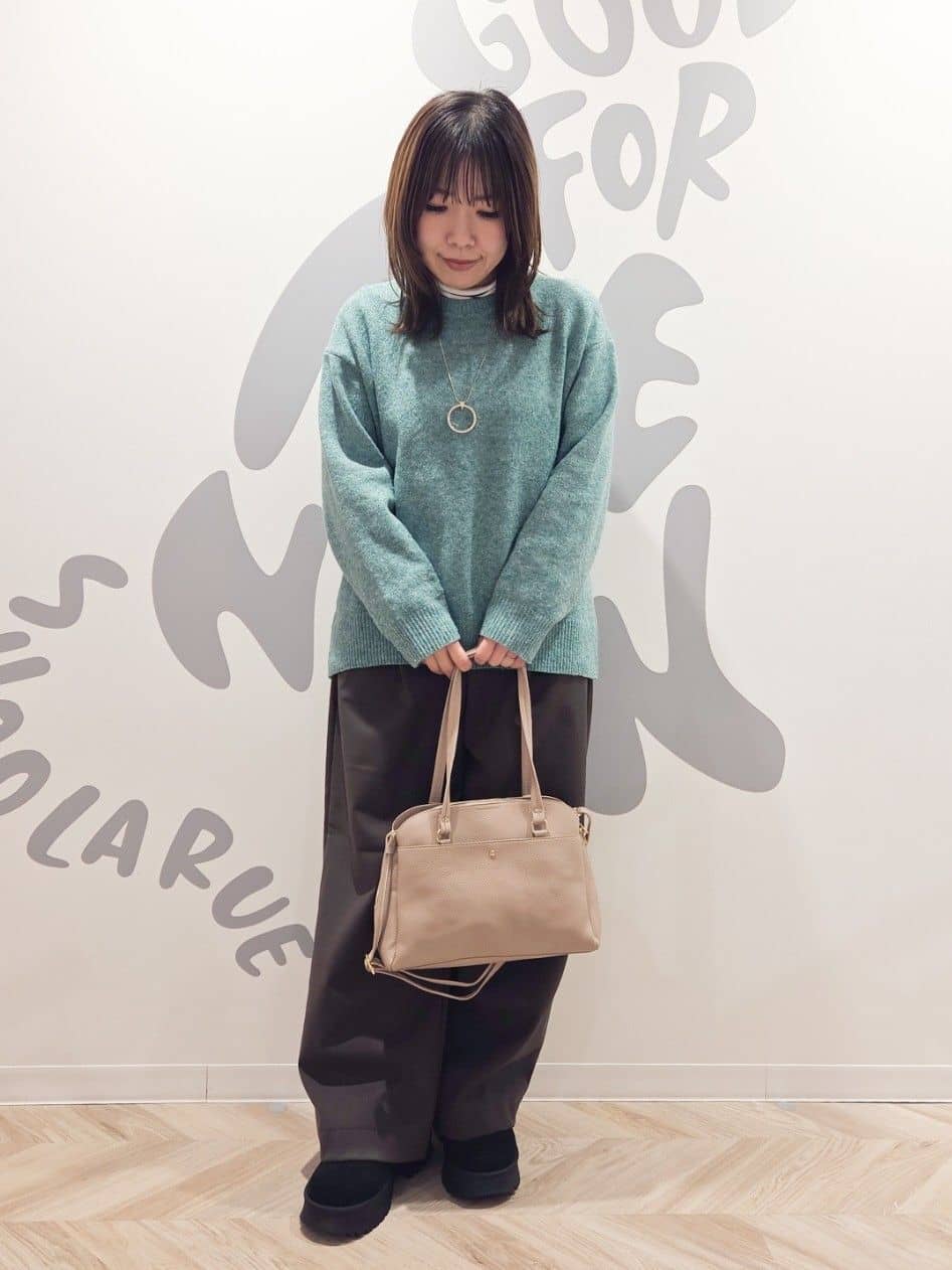 TSUCHIYAさんの「SHOO･LA･RUE｜【S-LL/吸湿発熱】なめらかとろみ インナータートル」を使ったコーディネート
