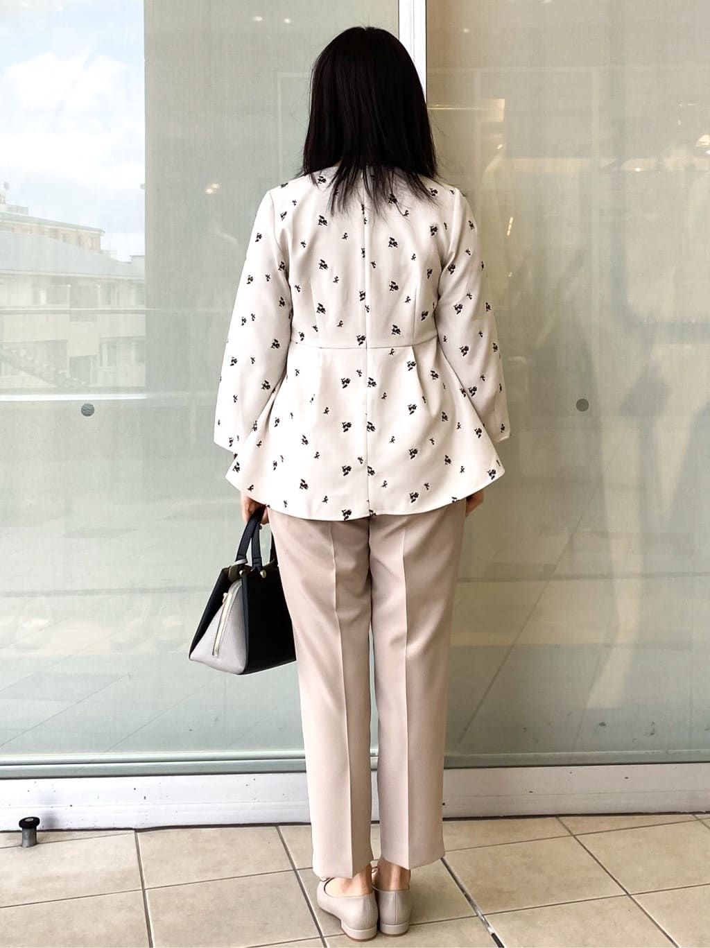 Jeanさんの「OPAQUE.CLIP｜フラワー刺繍ペプラムブラウス【洗濯機OK】」を使ったコーディネート