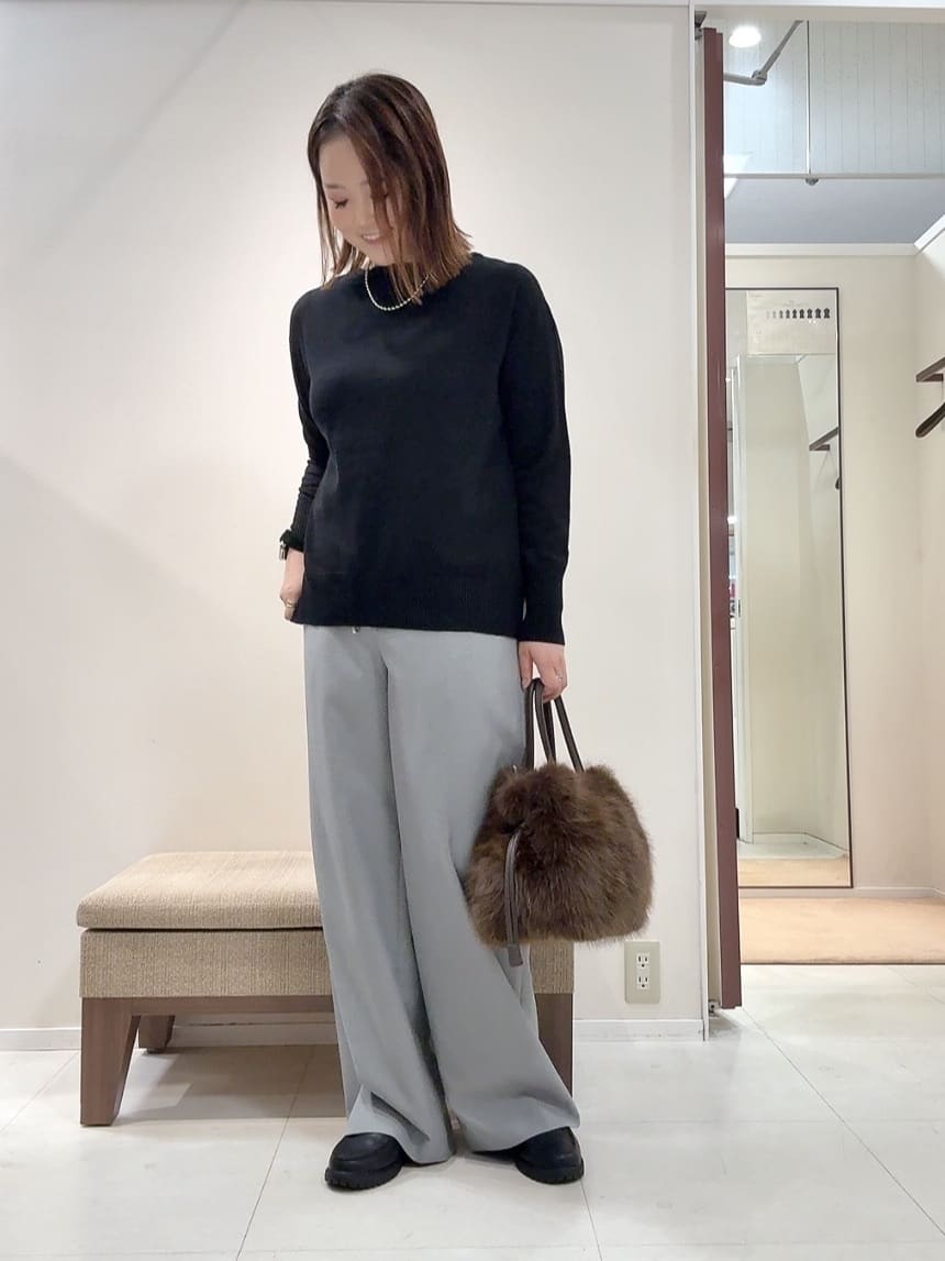 YUIさんの「UNTITLED｜【8色展開/体型カバー】魅せるタイムレスニット」を使ったコーディネート