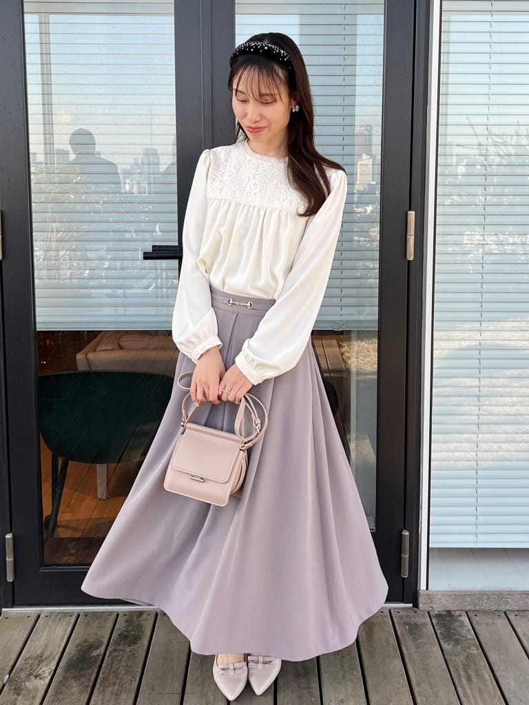 はばさんの「Couture brooch｜【ハレの日・通勤】レースドッキング ブラウス」を使ったコーディネート
