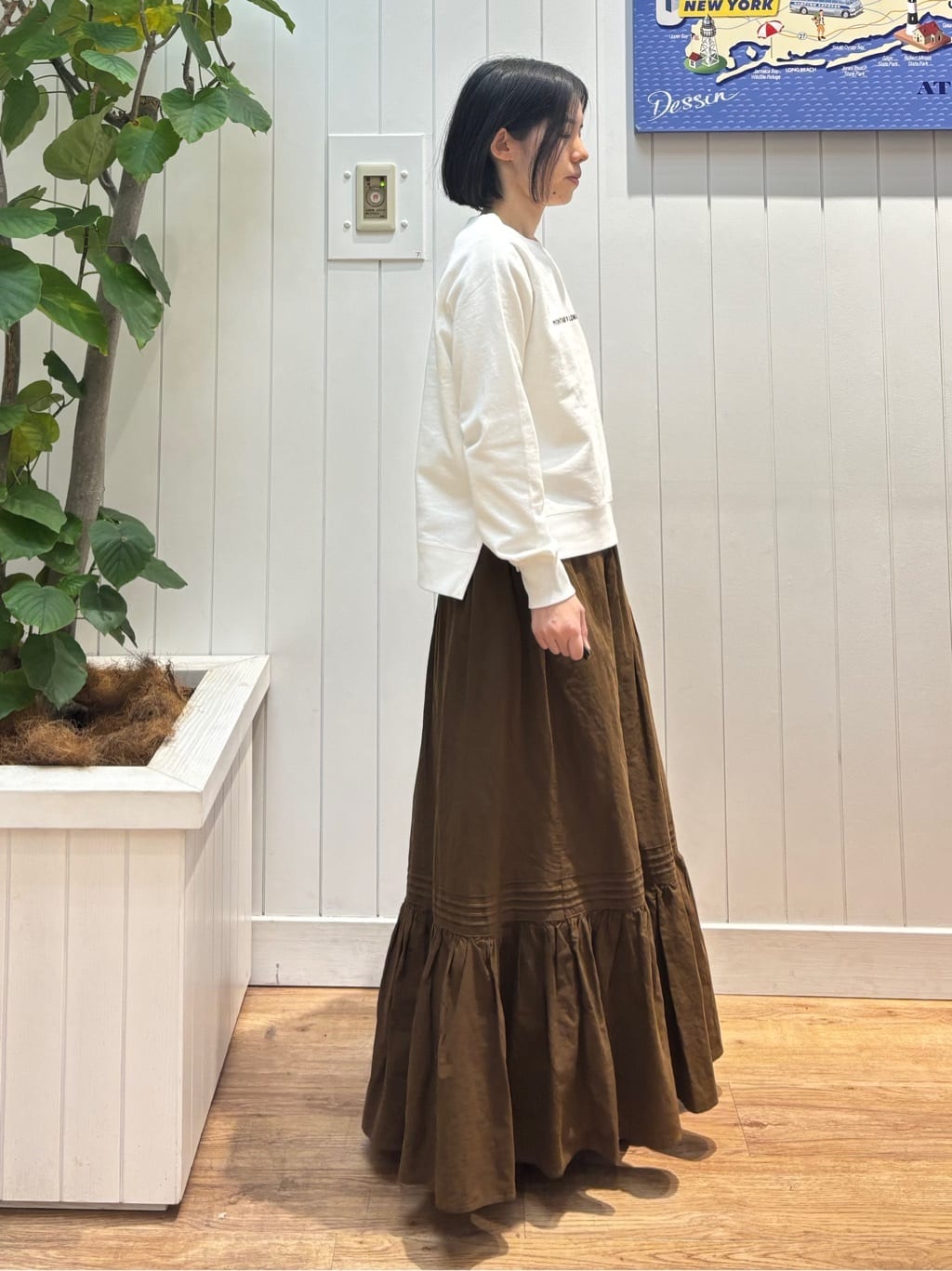OKADAさんの「Dessin｜【洗える】ラグラン切り替えミニロゴカットソー」を使ったコーディネート