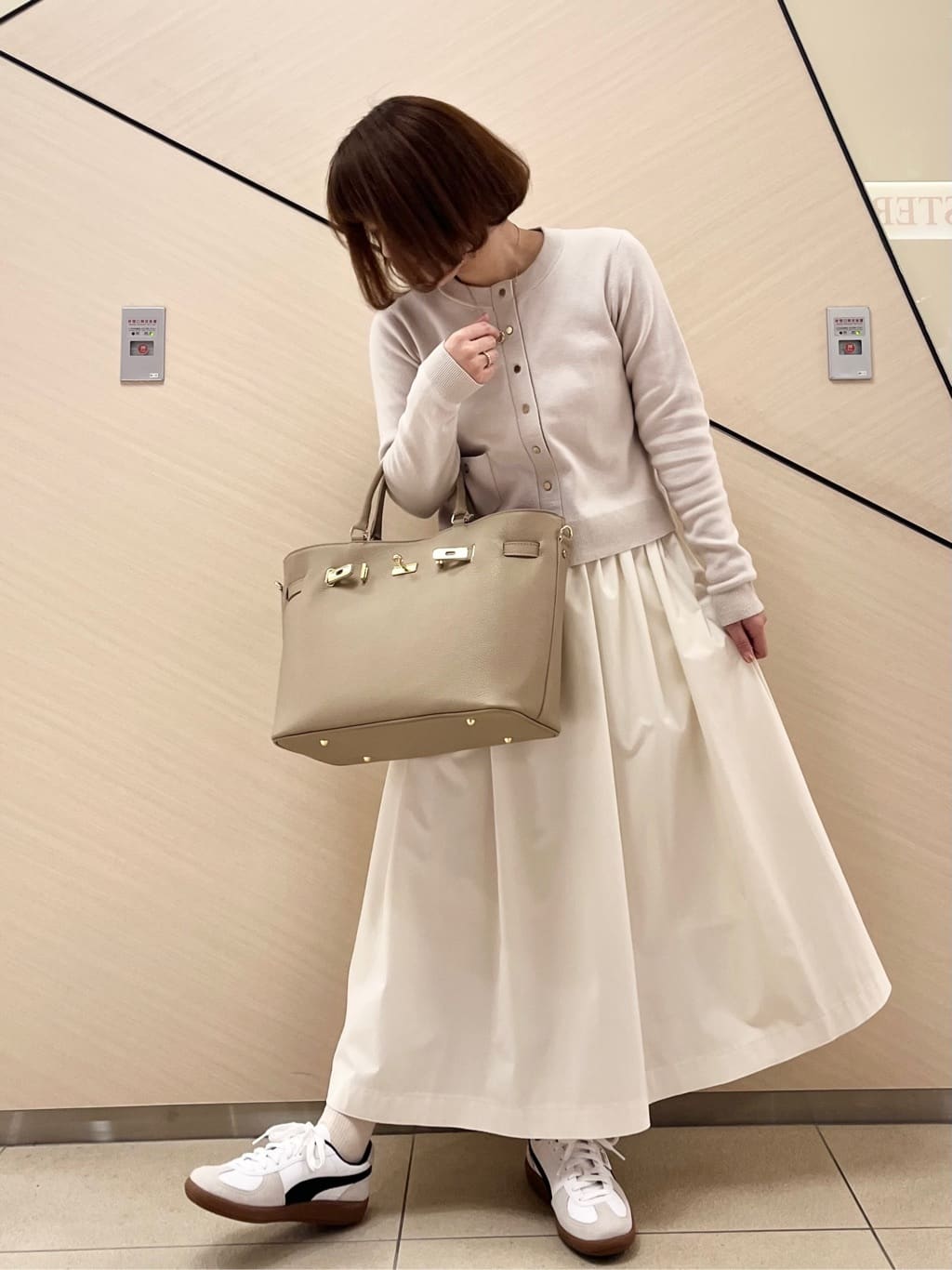 yahataさんの「DRESSTERIOR｜【otonaMUSE5月号掲載/ウォッシャブル】タックギャザー スカート」を使ったコーディネート
