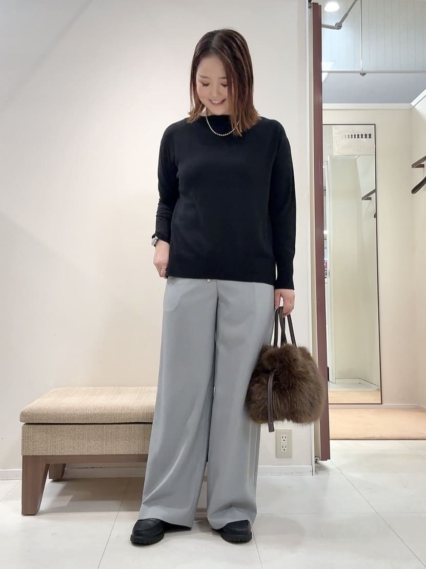 YUIさんの「UNTITLED｜【8色展開/体型カバー】魅せるタイムレスニット」を使ったコーディネート