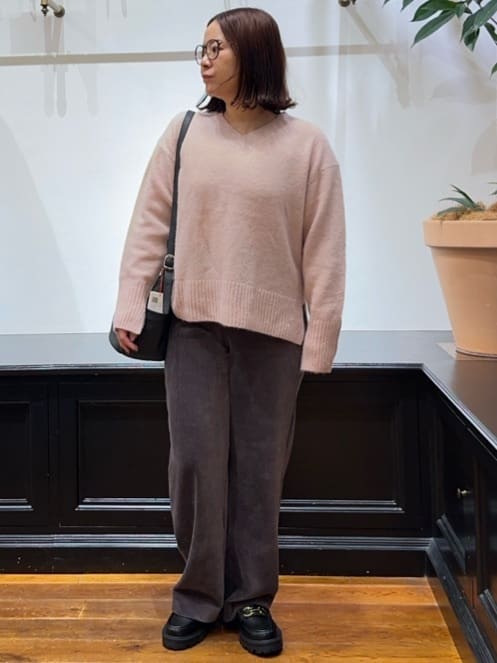 Asamiさんの「DRESSTERIOR｜アルパカブレンドVネックニット」を使ったコーディネート
