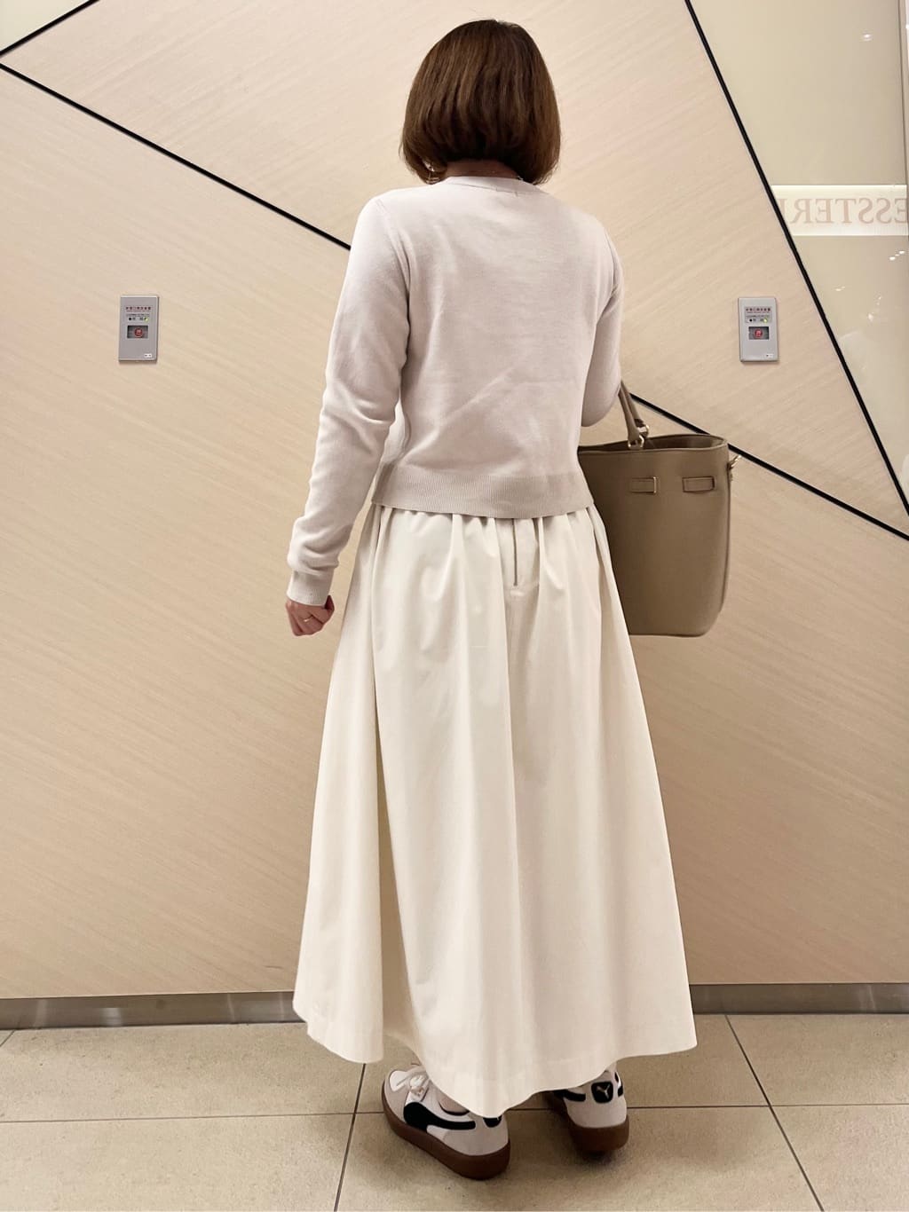 yahataさんの「DRESSTERIOR｜【otonaMUSE5月号掲載/ウォッシャブル】タックギャザー スカート」を使ったコーディネート
