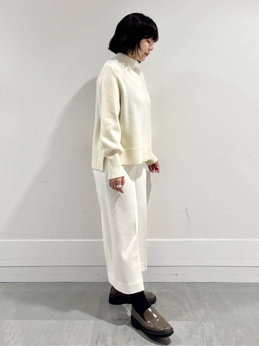 モエカさんの「UNTITLED｜【8色展開/洗える】ウールカシミヤ ハイネックニット」を使ったコーディネート