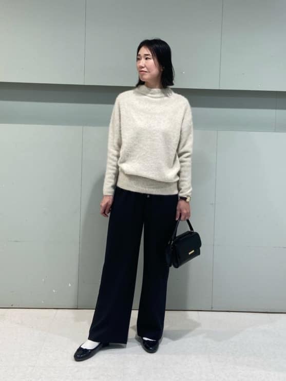 hitomiさんの「UNTITLED｜【大人な品格/ふわふわニット】フォックスカシミヤ コクーンニット」を使ったコーディネート
