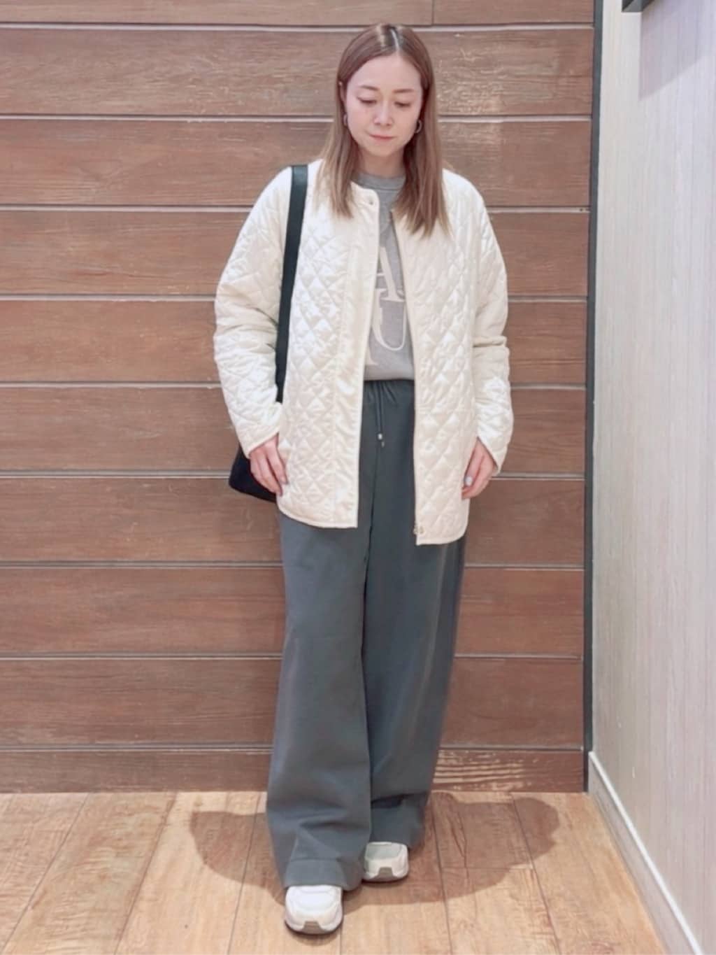 なみぞうさんの「SHOO･LA･RUE｜【洗濯機可/S-LL】もちもちタッチ スウェットライクロゴニット」を使ったコーディネート