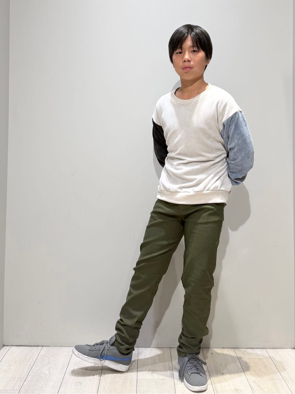 kuboさんの「THE SHOP TK｜【110-160】ベロアモールプルオーバー」を使ったコーディネート