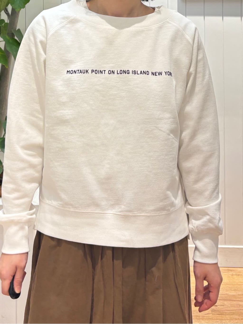 OKADAさんの「Dessin｜【洗える】ラグラン切り替えミニロゴカットソー」を使ったコーディネート