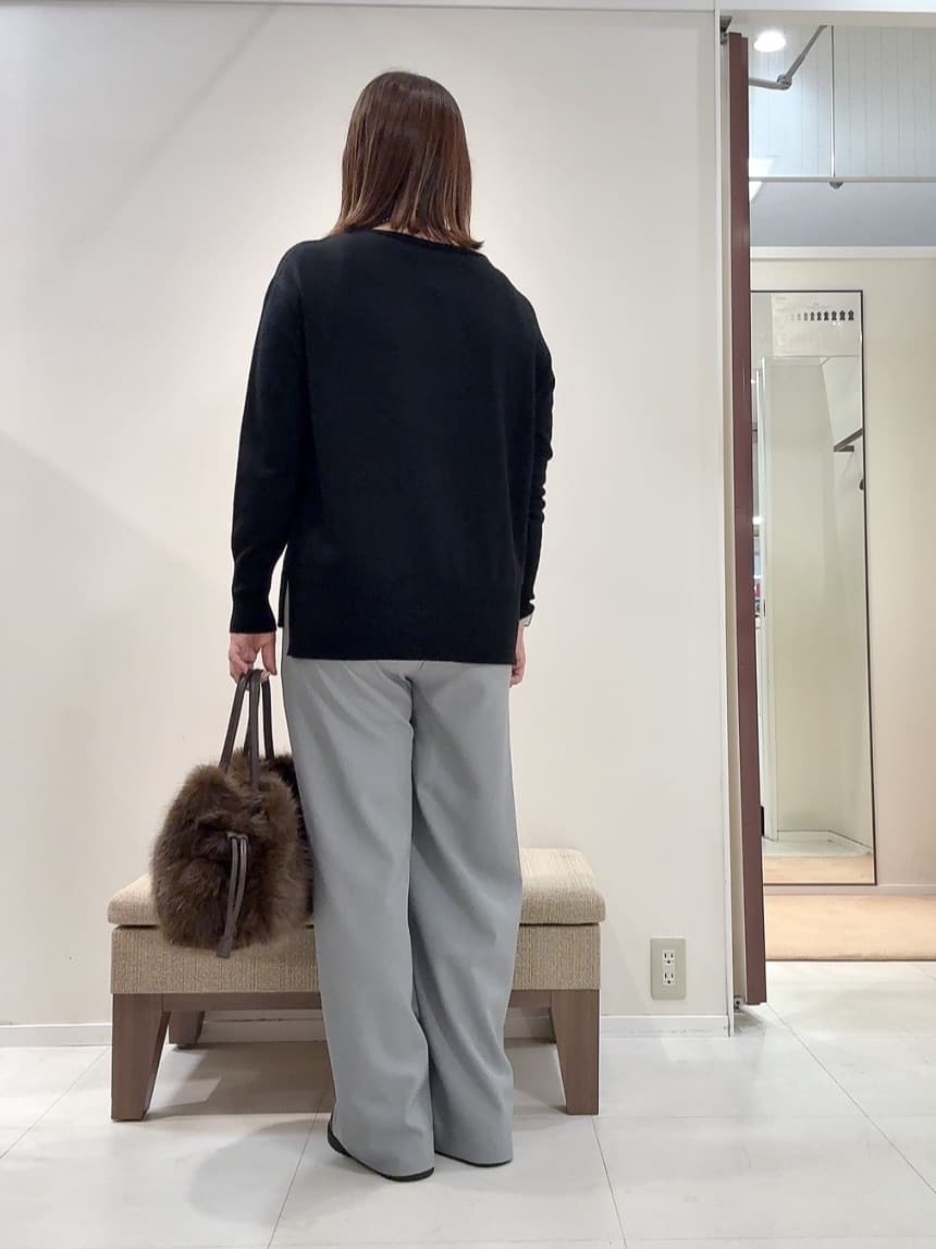 YUIさんの「UNTITLED｜【8色展開/体型カバー】魅せるタイムレスニット」を使ったコーディネート