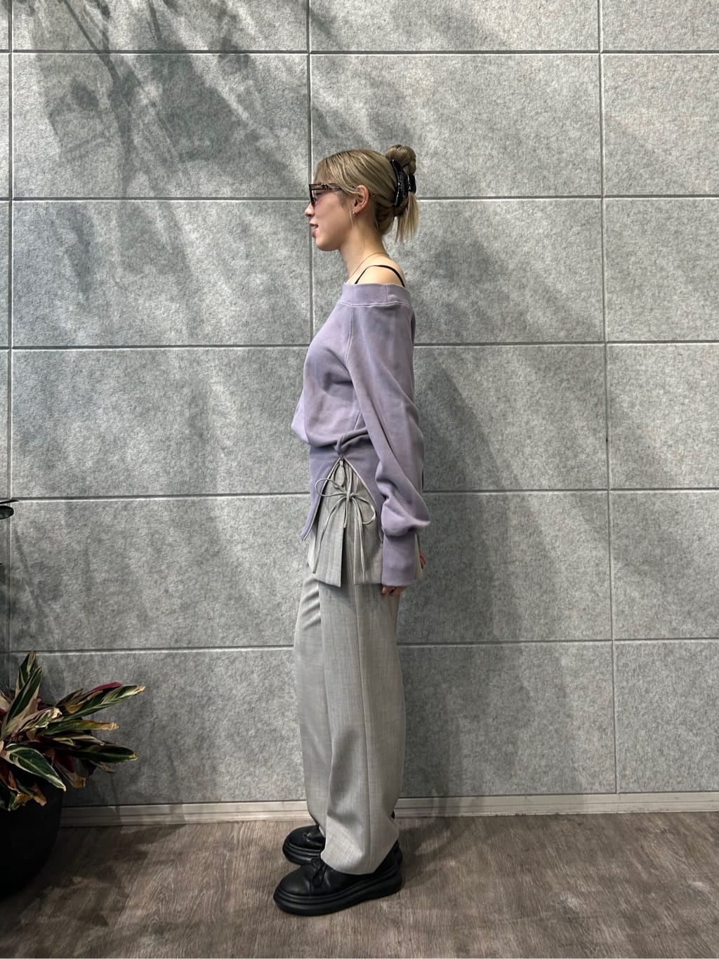 honoka Aさんの「CODE A｜off－shoulder sweat」を使ったコーディネート