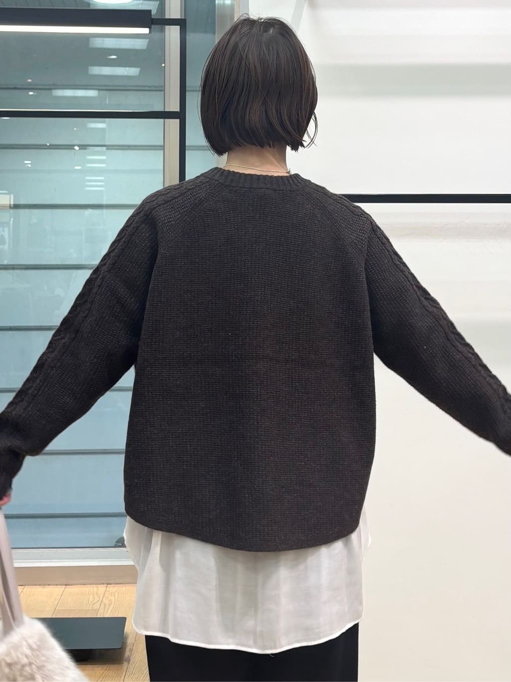 asamiさんの「INDIVI｜【洗える】ケーブルデザイン ラウンドヘムニット」を使ったコーディネート