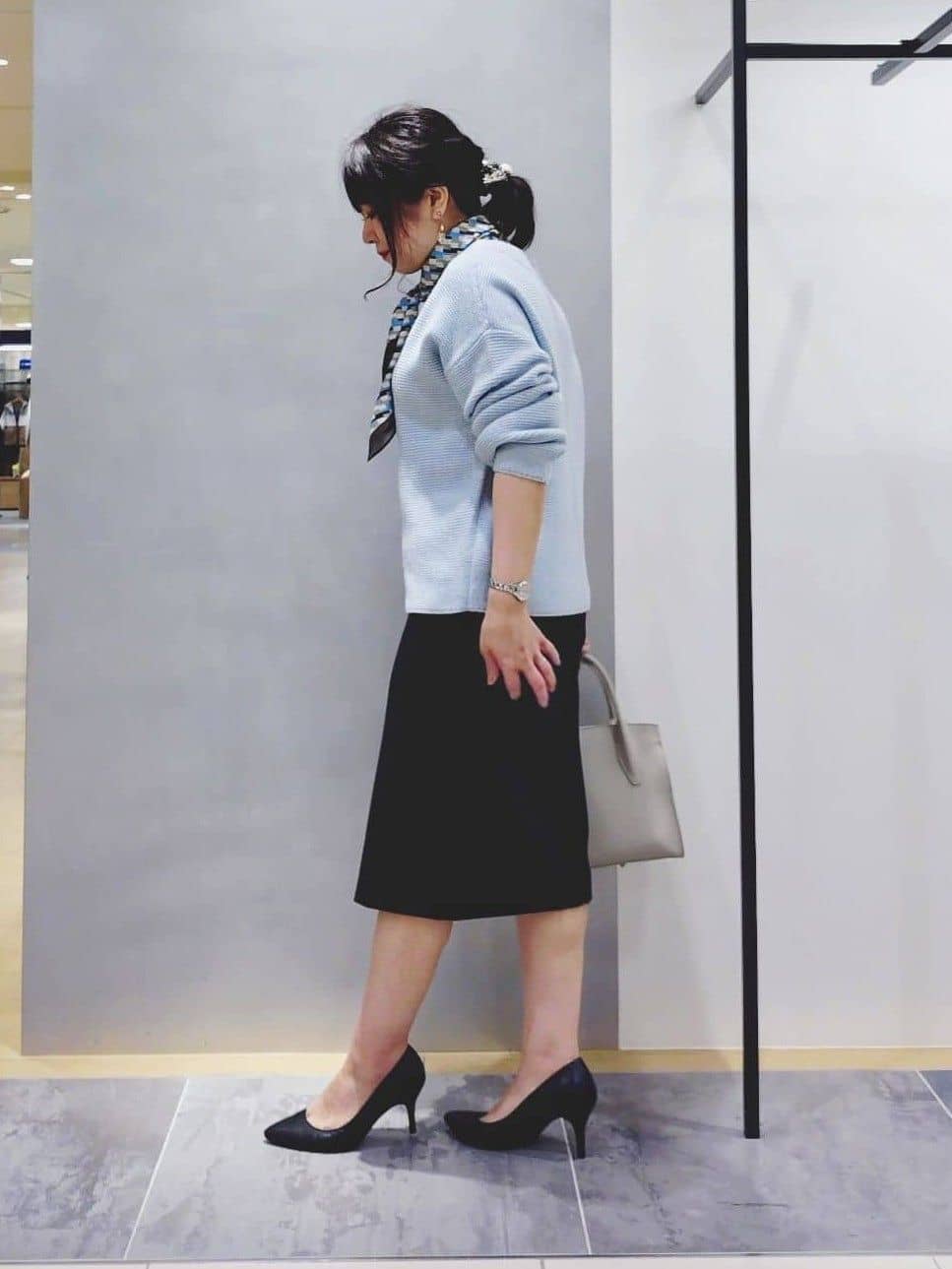 TOMOMIさんの「INDIVI｜【洗える】ジョーゼットボウタイブラウス」を使ったコーディネート