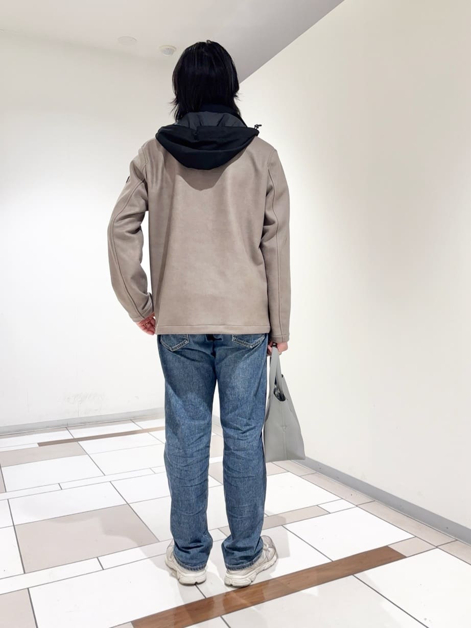 及川さんの「TAKEO KIKUCHI｜【JUST ONE LAYER】ダウンファブリック ジップアップ フード ブルゾン」を使ったコーディネート