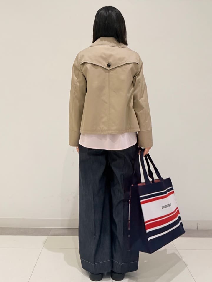 MIYAKAWAさんの「DRESSTERIOR｜【ウォッシャブル/撥水素材】Aラインショートトレンチジャケット」を使ったコーディネート