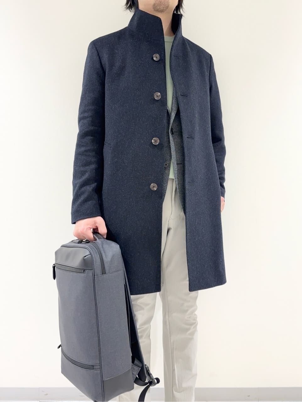 及川さんの「TAKEO KIKUCHI｜【ウールカシミヤブレンド】ビーバー調 スタンドカラー コート」を使ったコーディネート