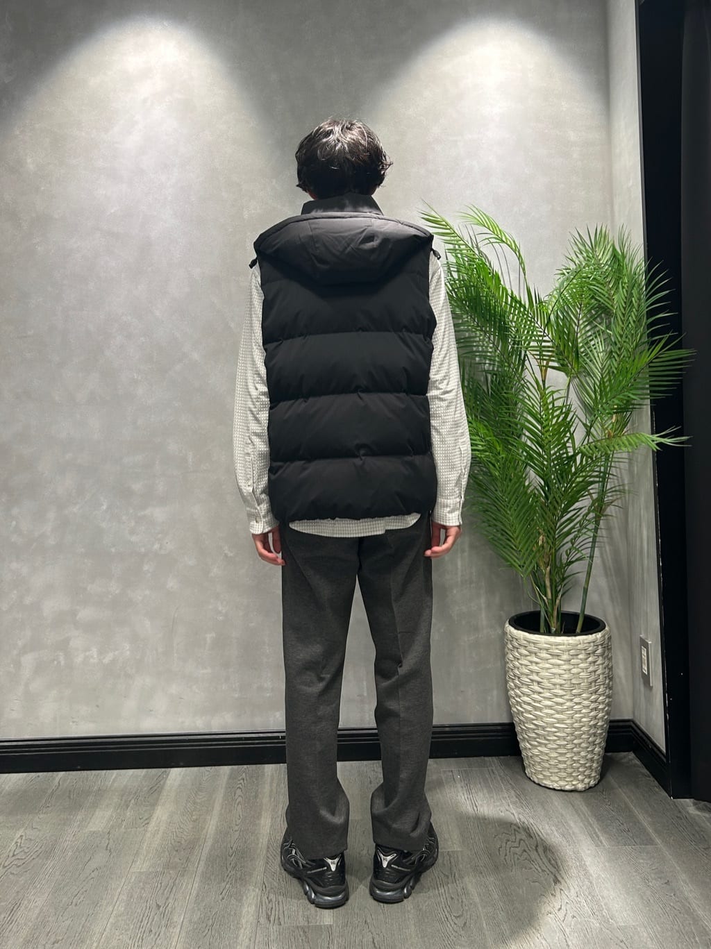 ruiさんの「TAKEO KIKUCHI｜【抗菌防臭/シーズンレス】シアサッカーギンガムチェック ストレッチシャツ」を使ったコーディネート