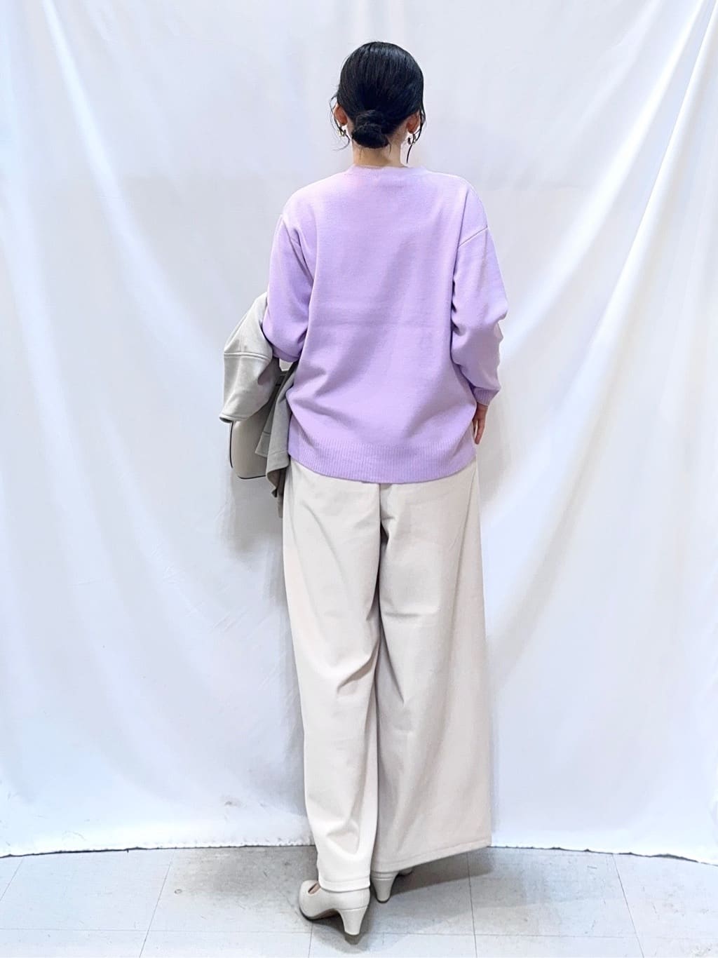 𝐇𝐢𝐫𝐨𝐦𝐢さんの「SHOO･LA･RUE｜【S-LL】上品さを纏う やわらかフェイクスエード ミドル丈ブルゾン」を使ったコーディネート