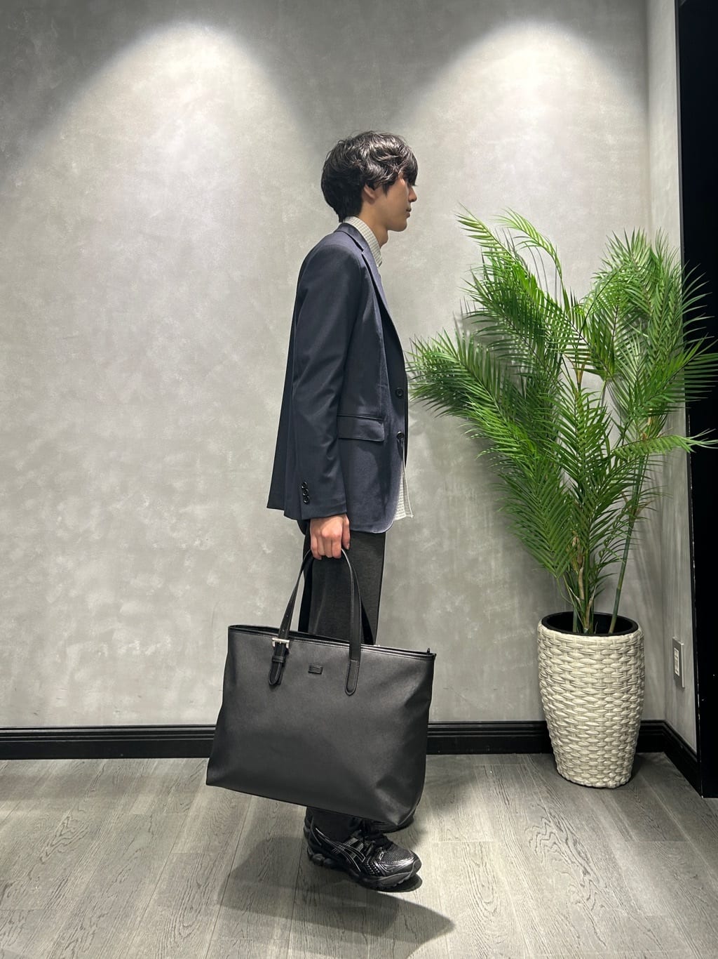 ruiさんの「TAKEO KIKUCHI｜【抗菌防臭/シーズンレス】シアサッカーギンガムチェック ストレッチシャツ」を使ったコーディネート