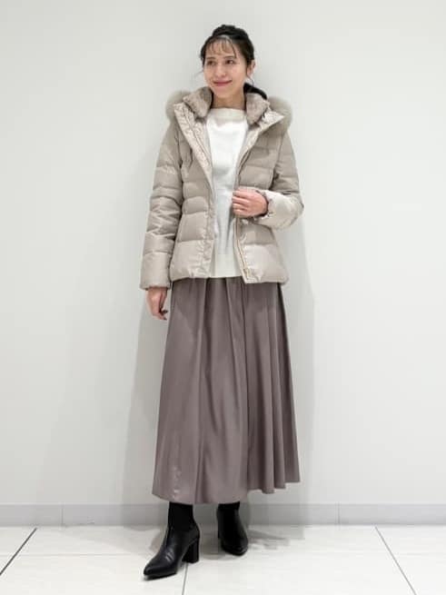 kayoさんの「INDIVI｜【名品／撥水／抗菌防臭】ショート丈リサイクルダウンコート」を使ったコーディネート