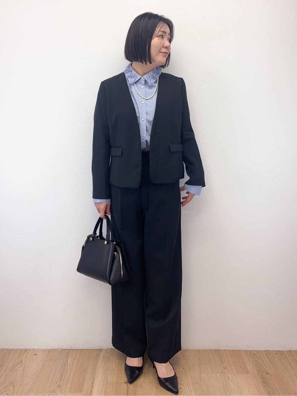 Takeさんの「OPAQUE.CLIP｜《通勤／セットアップ対応》 パイピングVネックジャケット【洗濯機OK】」を使ったコーディネート