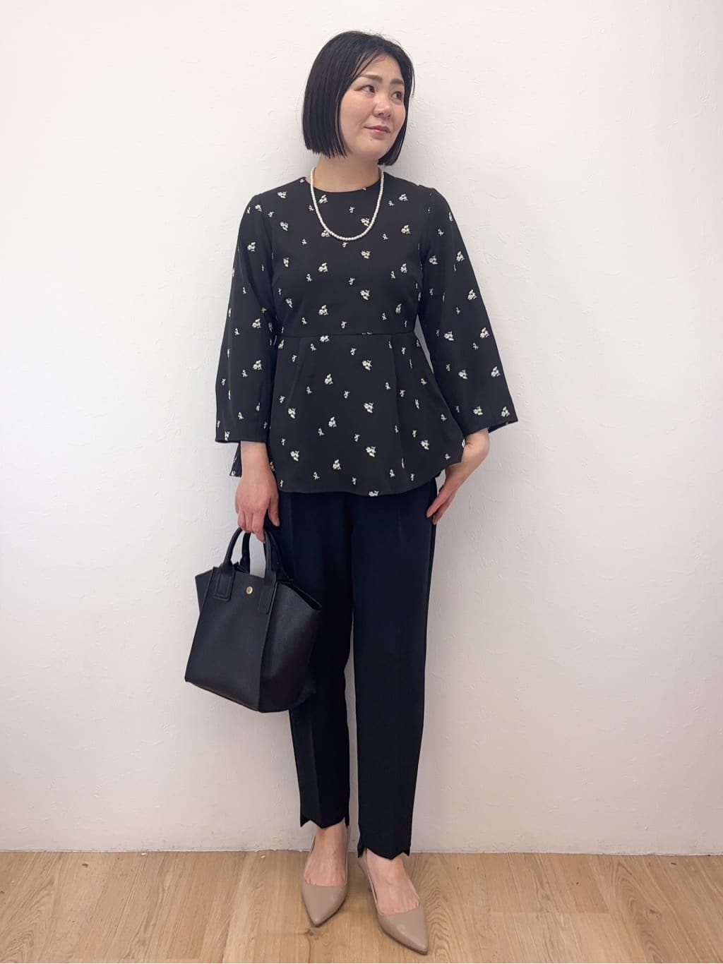 Takeさんの「OPAQUE.CLIP｜フラワー刺繍ペプラムブラウス【洗濯機OK】」を使ったコーディネート