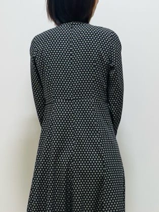 Riiさんの「Reflect｜【通勤/お出かけ◎】ジオメプリントクラシカルワンピース」を使ったコーディネート